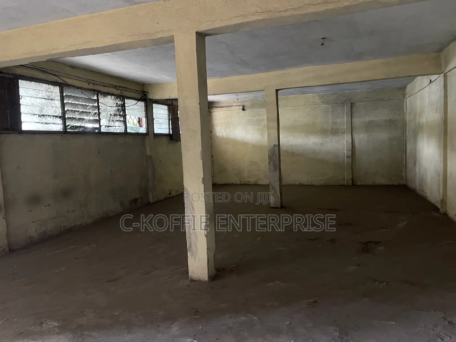 200 SQM Warehouse + 2bedrooms Apartment 4 Rent at Avenor