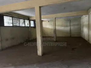 200 SQM Warehouse + 2bedrooms Apartment 4 Rent at Avenor