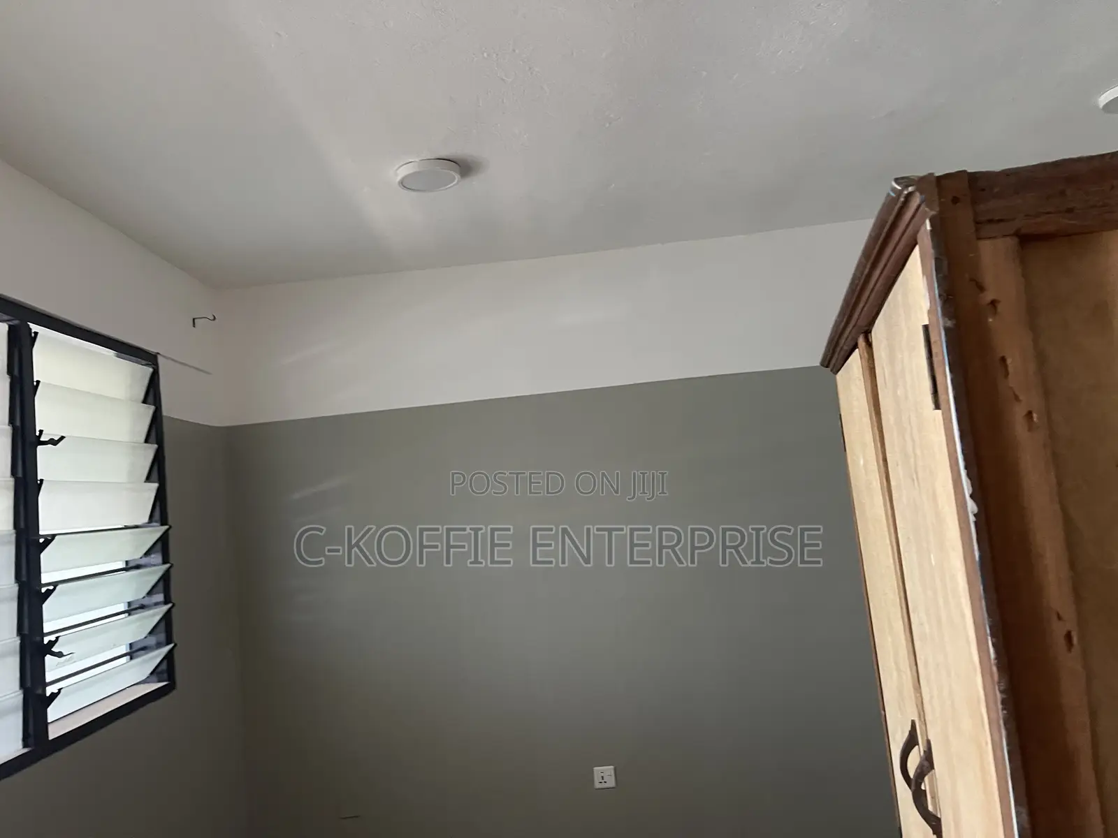 200 SQM Warehouse + 2bedrooms Apartment 4 Rent at Avenor