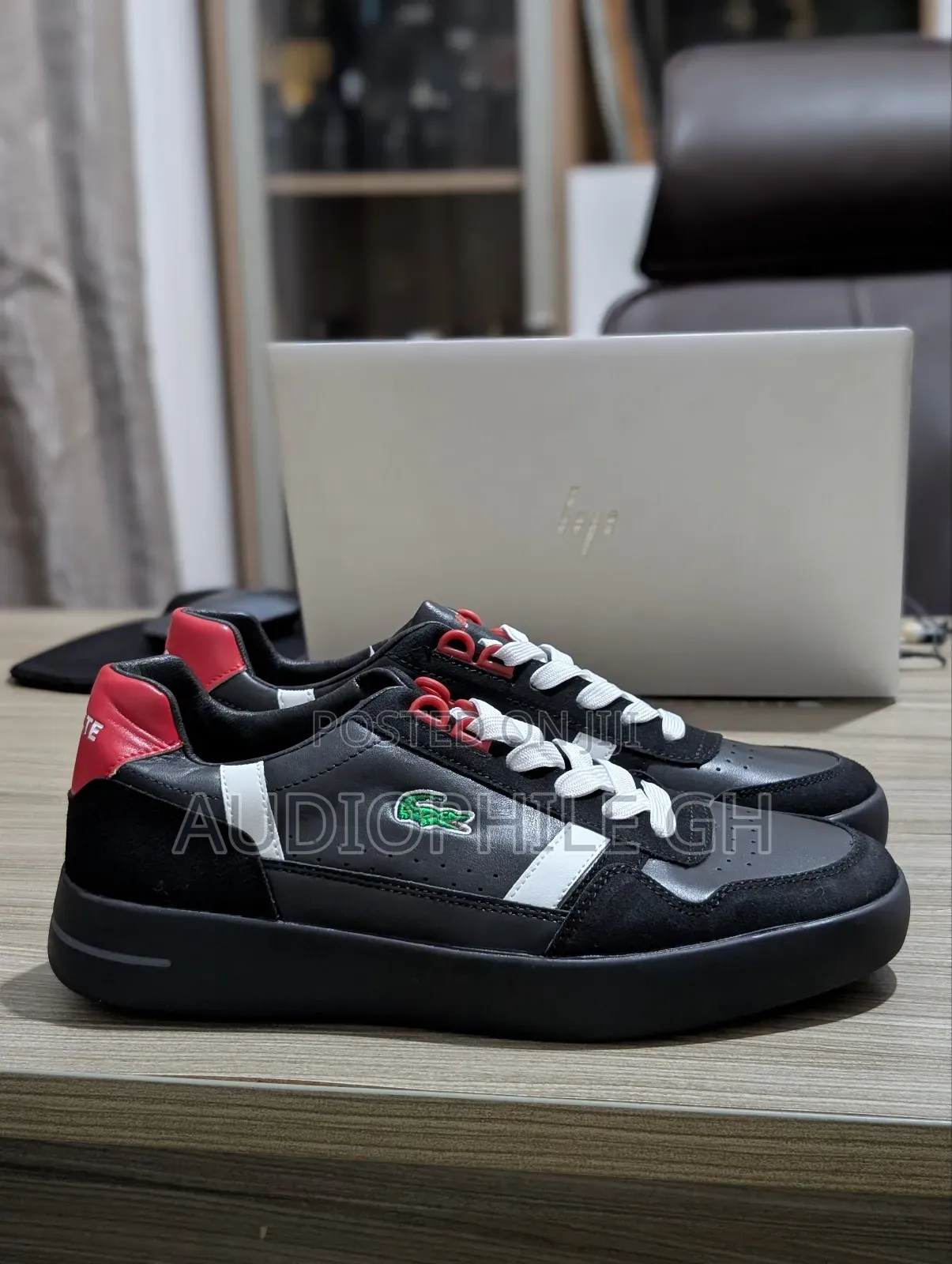 Comfortable Men's Low Sneakers