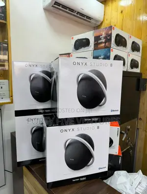 Onyx Studio 8
