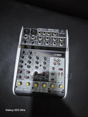 Behringer Xenyx Q802 Usb Mixer