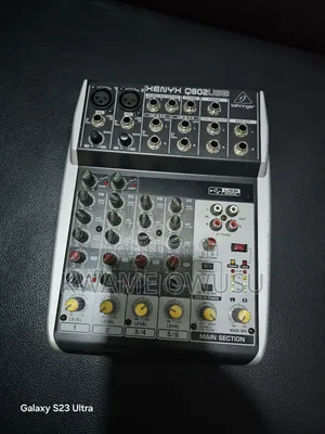 Behringer Xenyx Q802 Usb Mixer