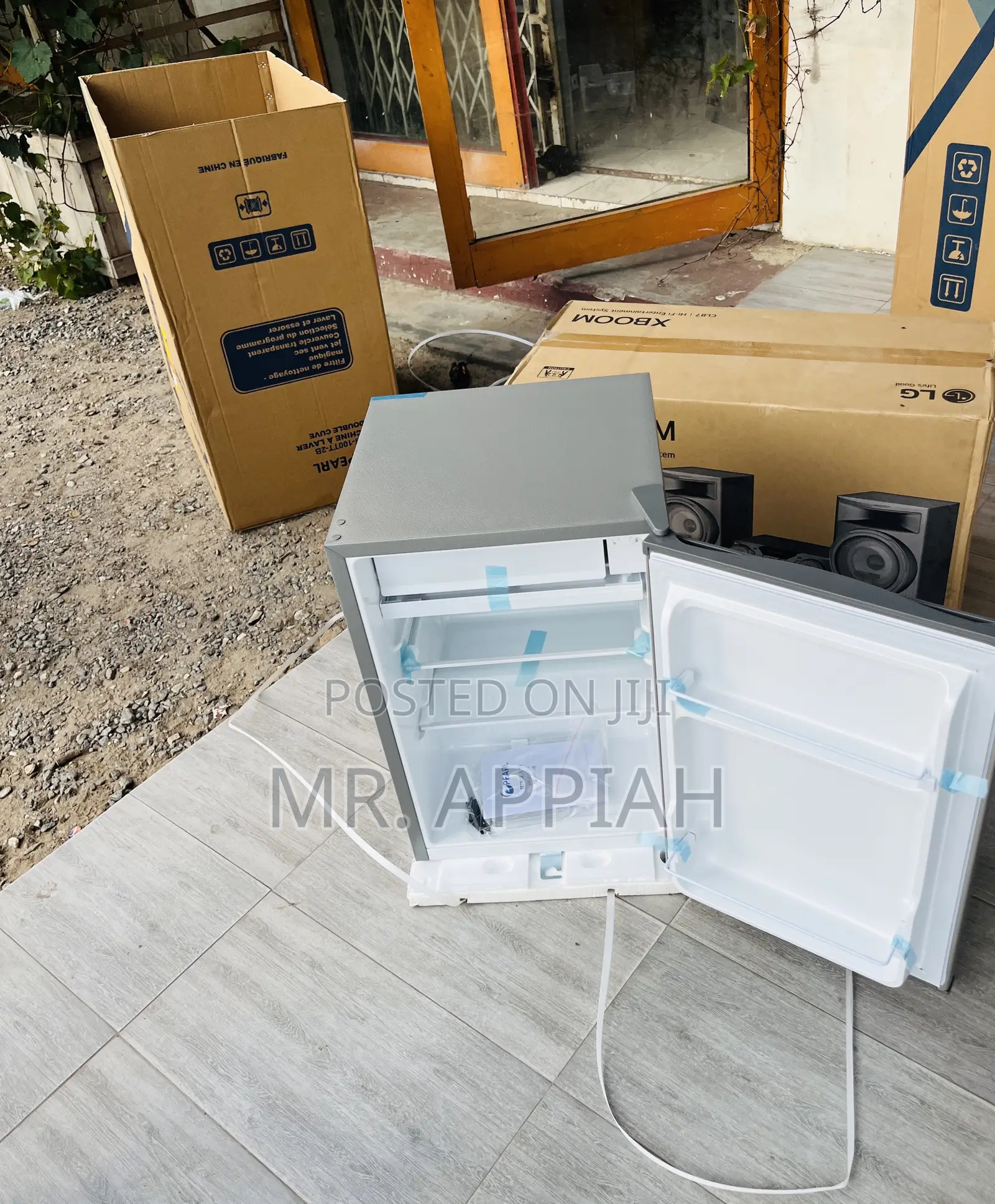 Energy Saving Pearl Single Door Mini Refrigerator.