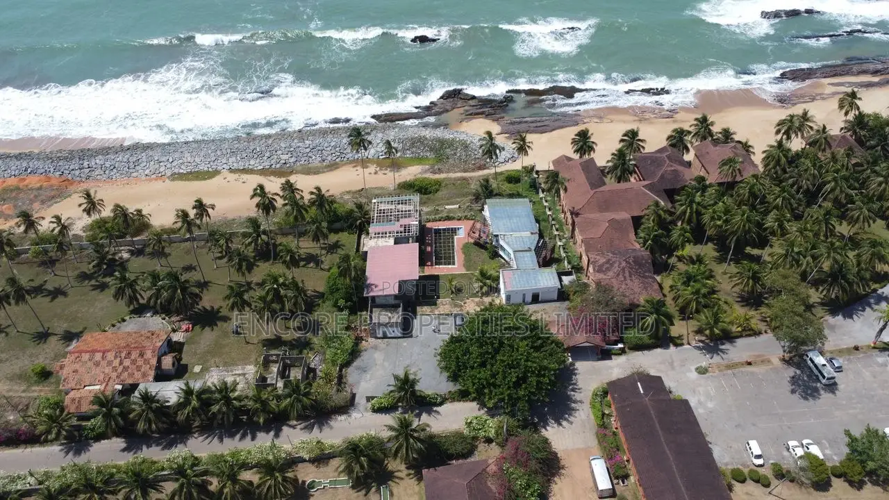 20bdrm Villa in Encore Properties, Cape Coast Metropolitan for sale
