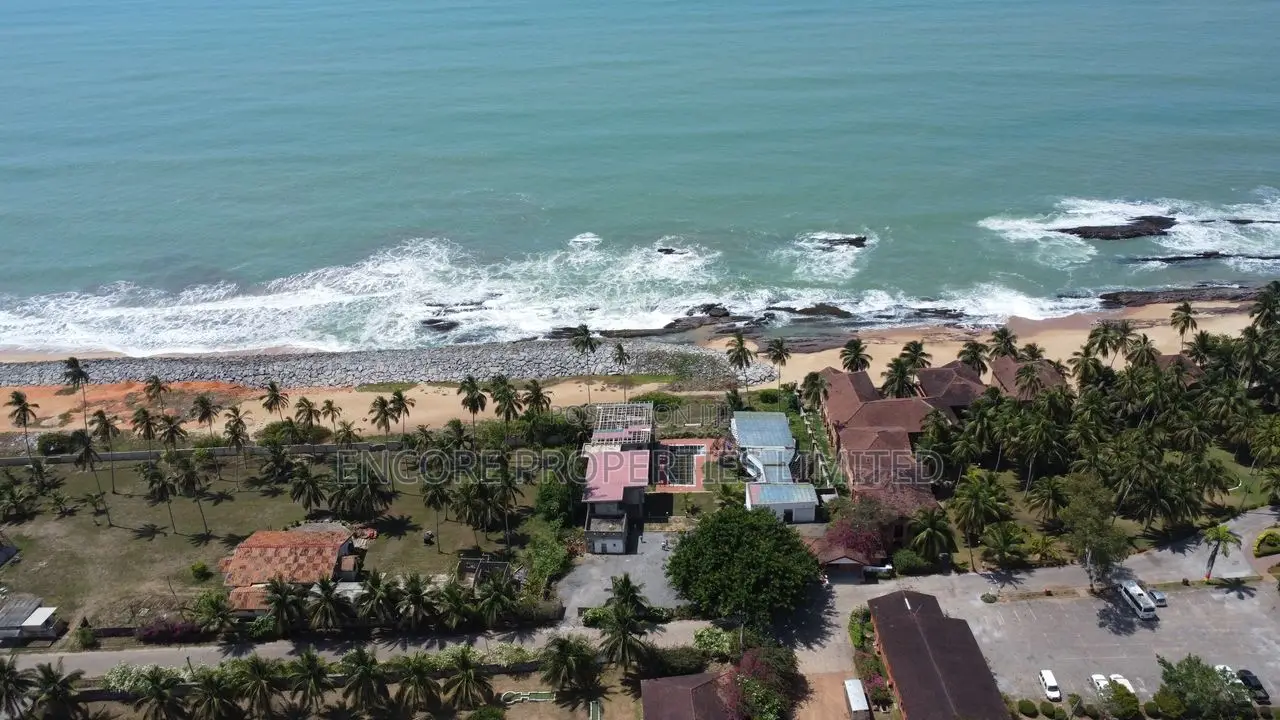 20bdrm Villa in Encore Properties, Cape Coast Metropolitan for sale