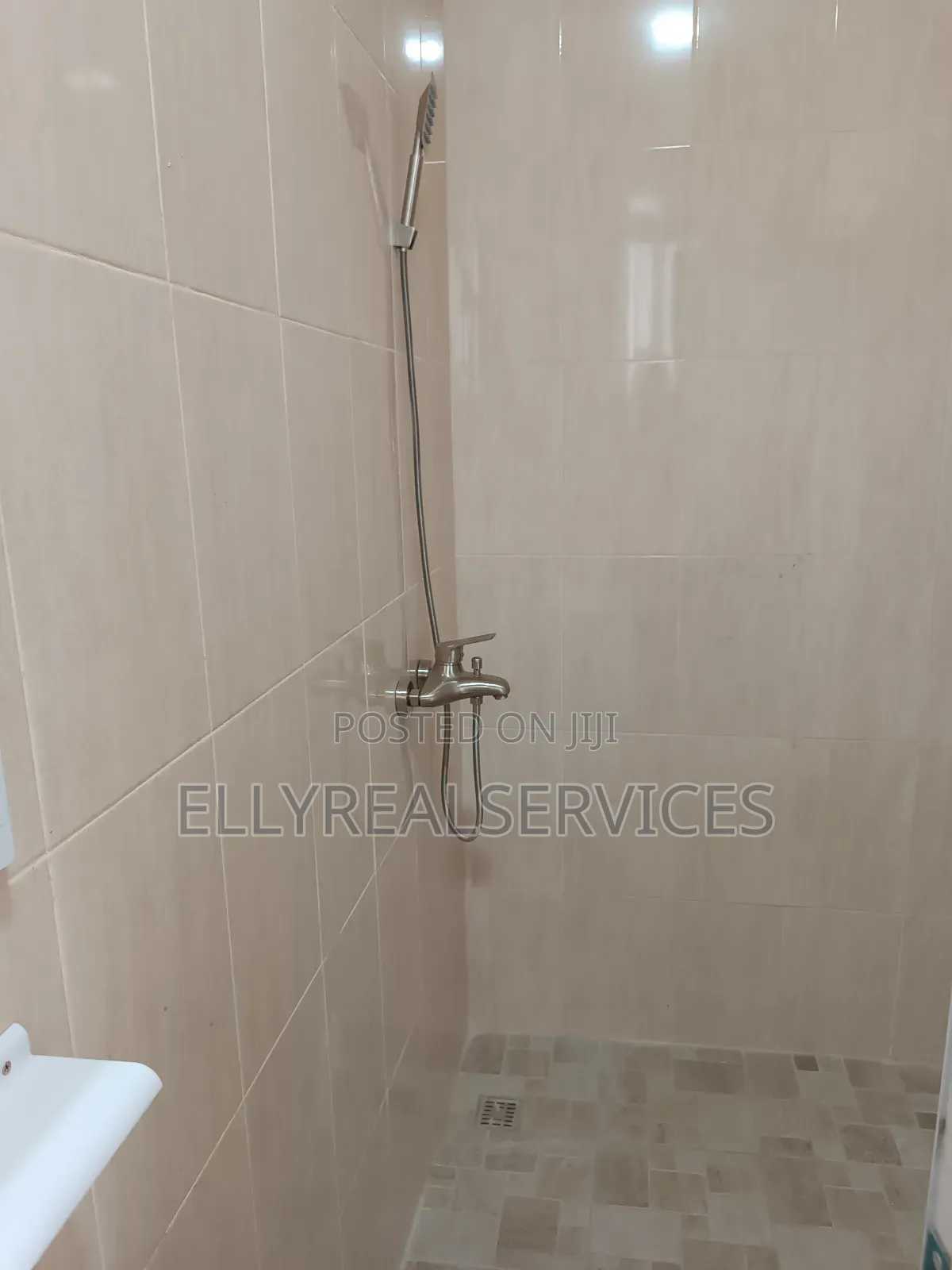3bdrm Apartment in Ellyrealservices, Adenta for rent