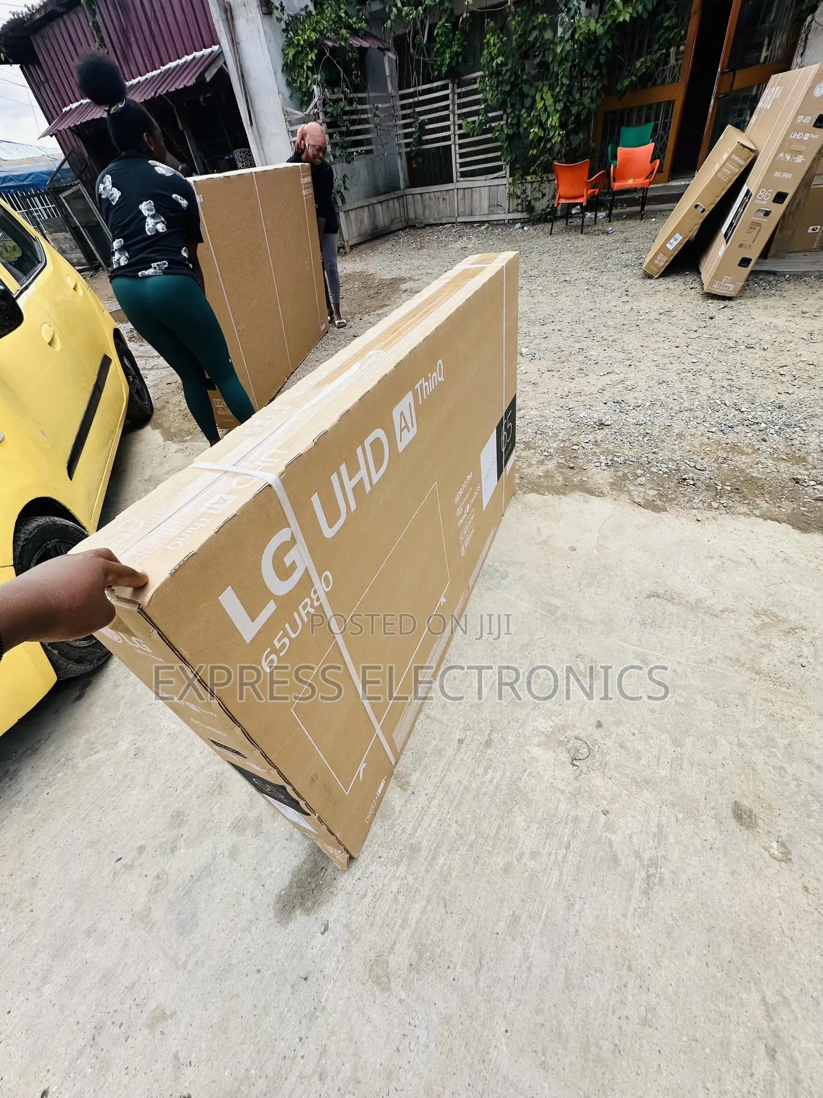 Ultra Modern Slim Uhd Smart Lg 65”Ur73