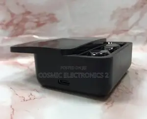 M90 Wireless Earbuds With Inbuilt Power Bank.