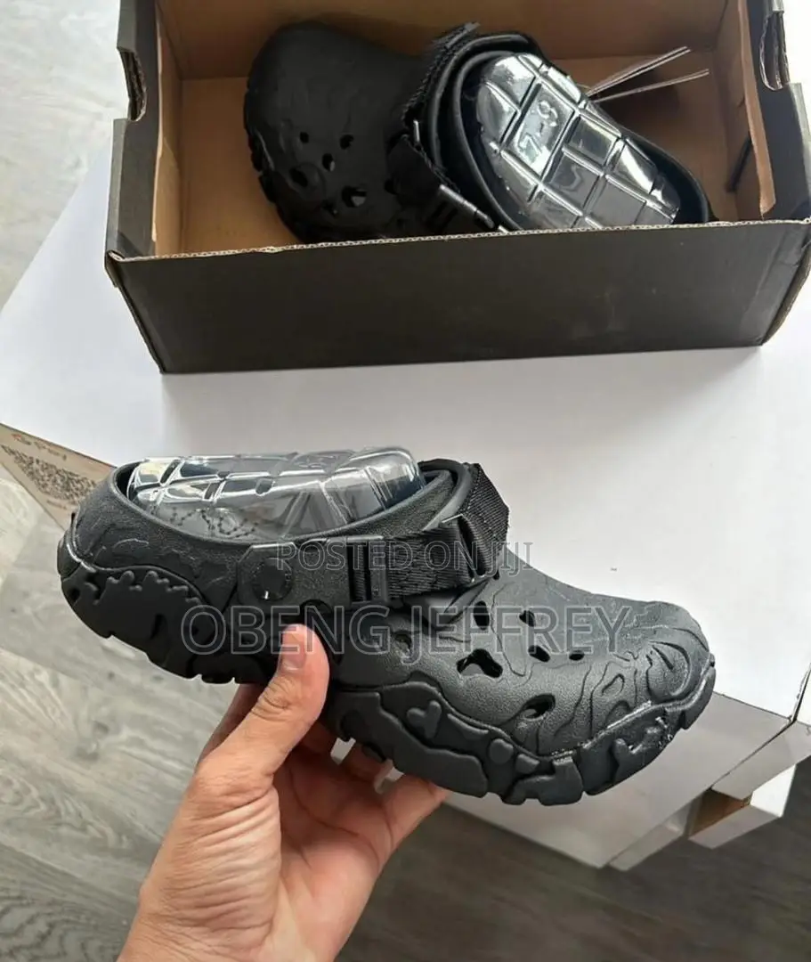 Original Crocs Terrain Atlas in Colours