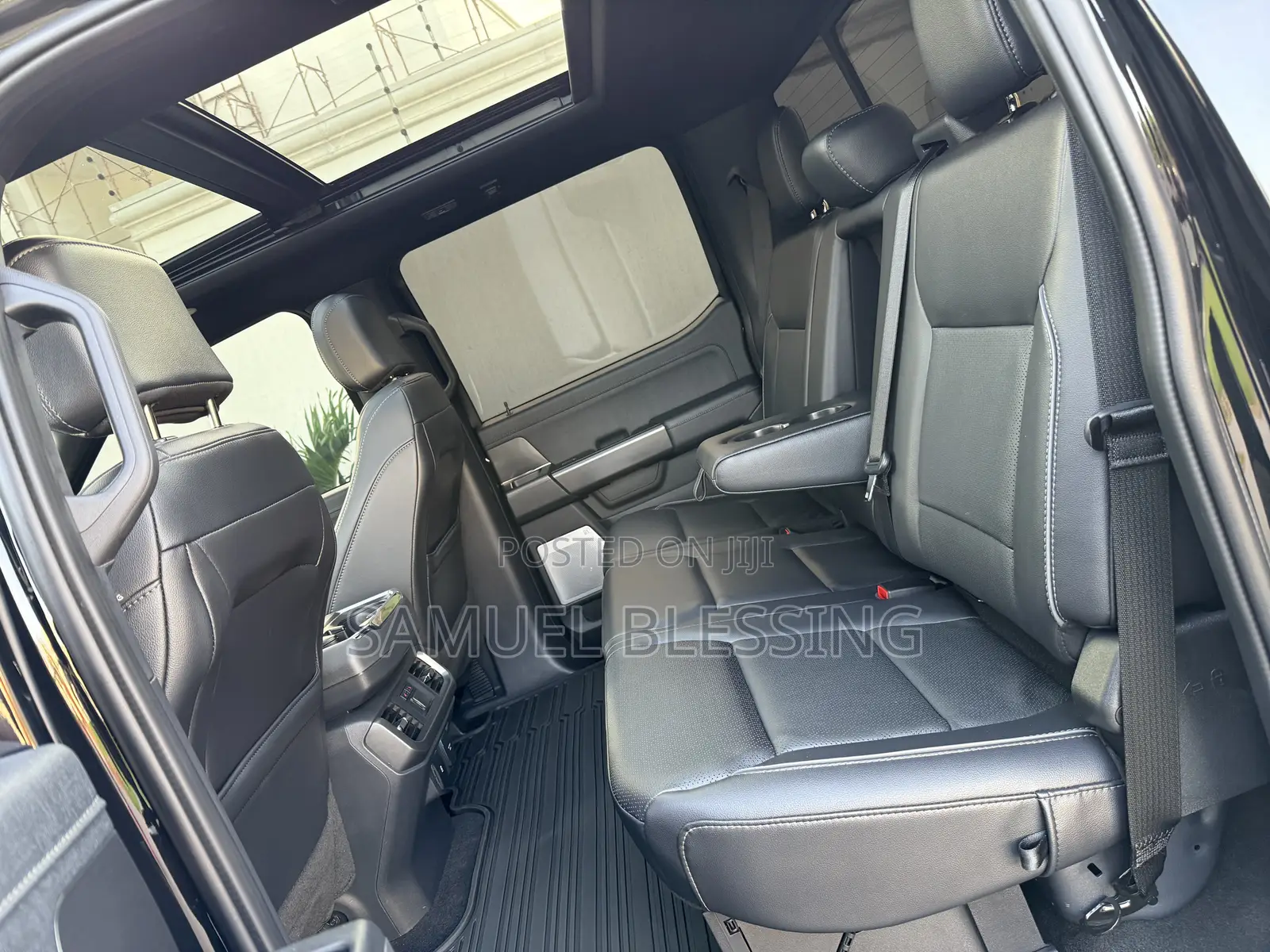 Ford F-150 LARIAT 2024 Black
