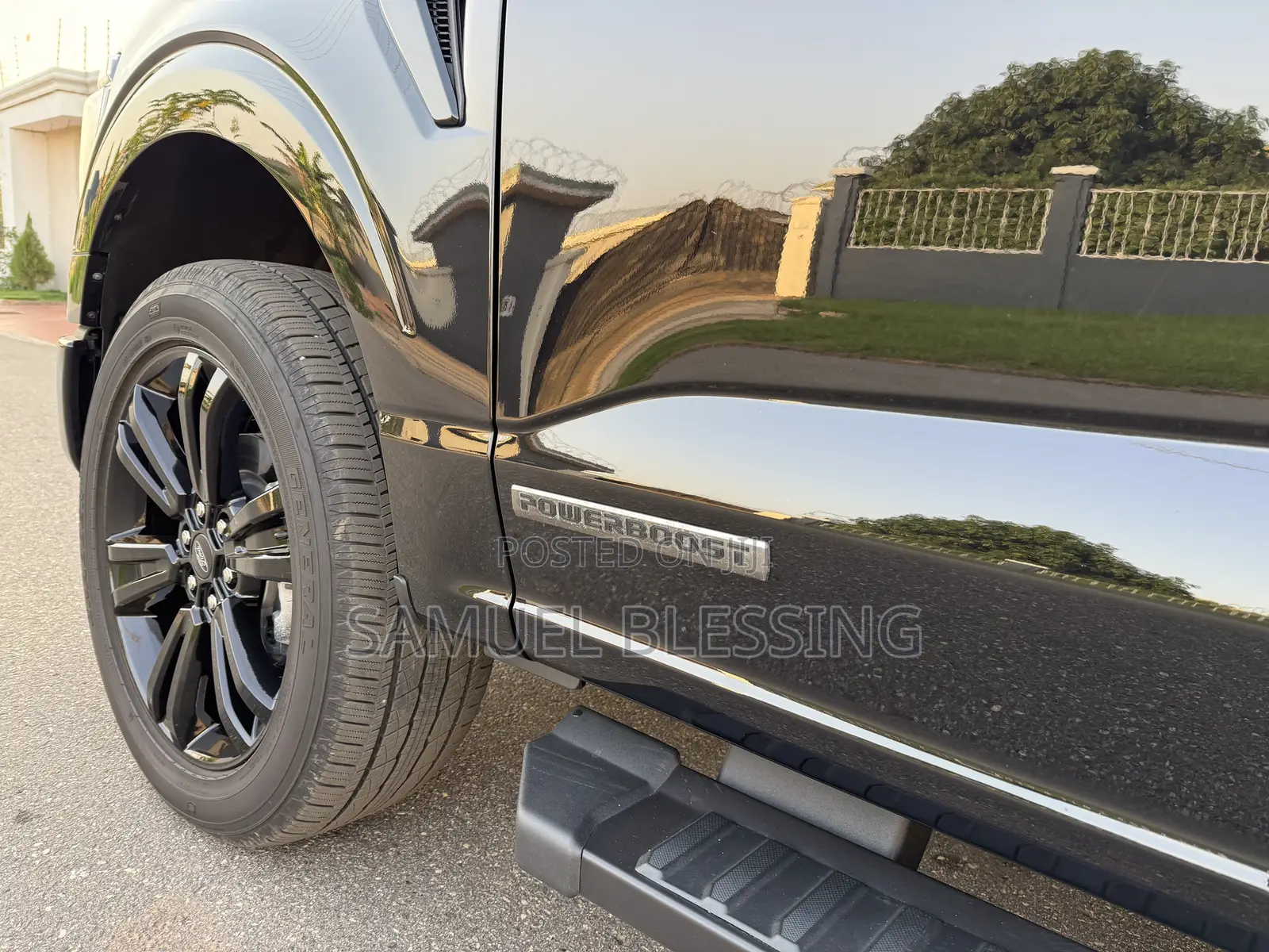 Ford F-150 LARIAT 2024 Black