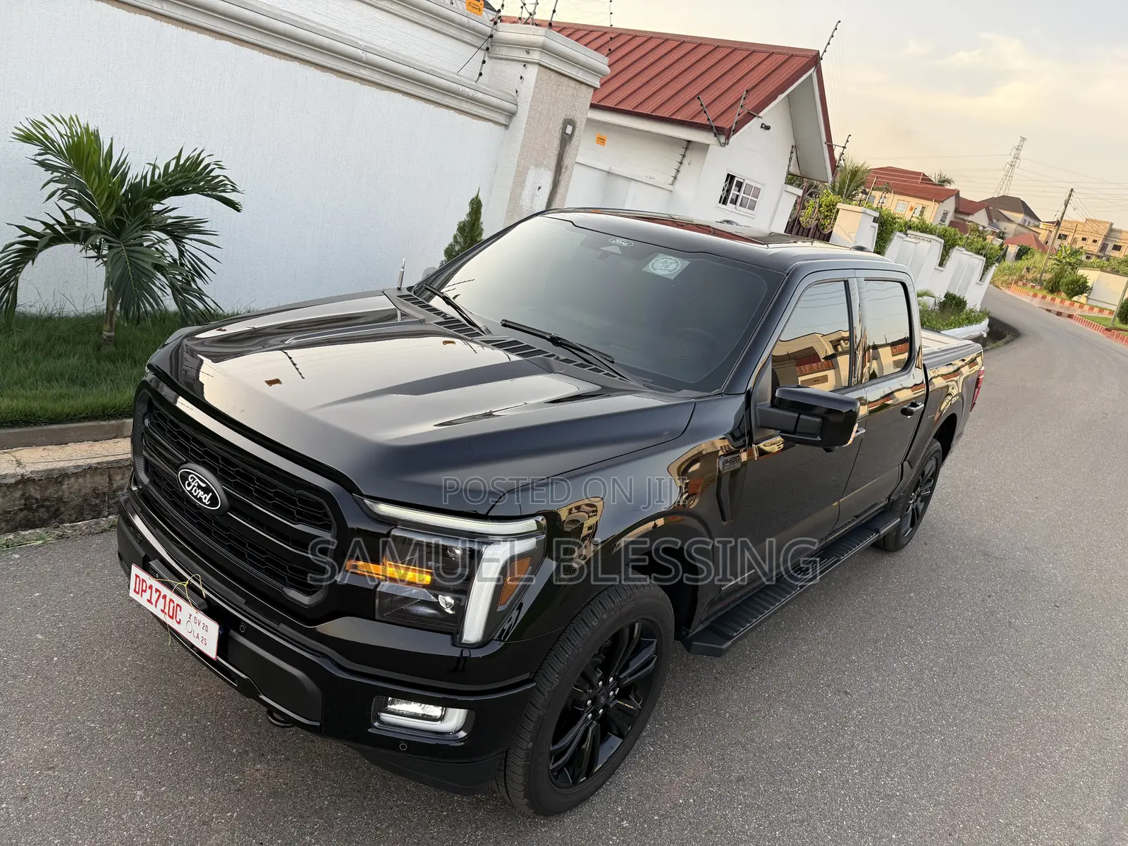Ford F-150 LARIAT 2024 Black