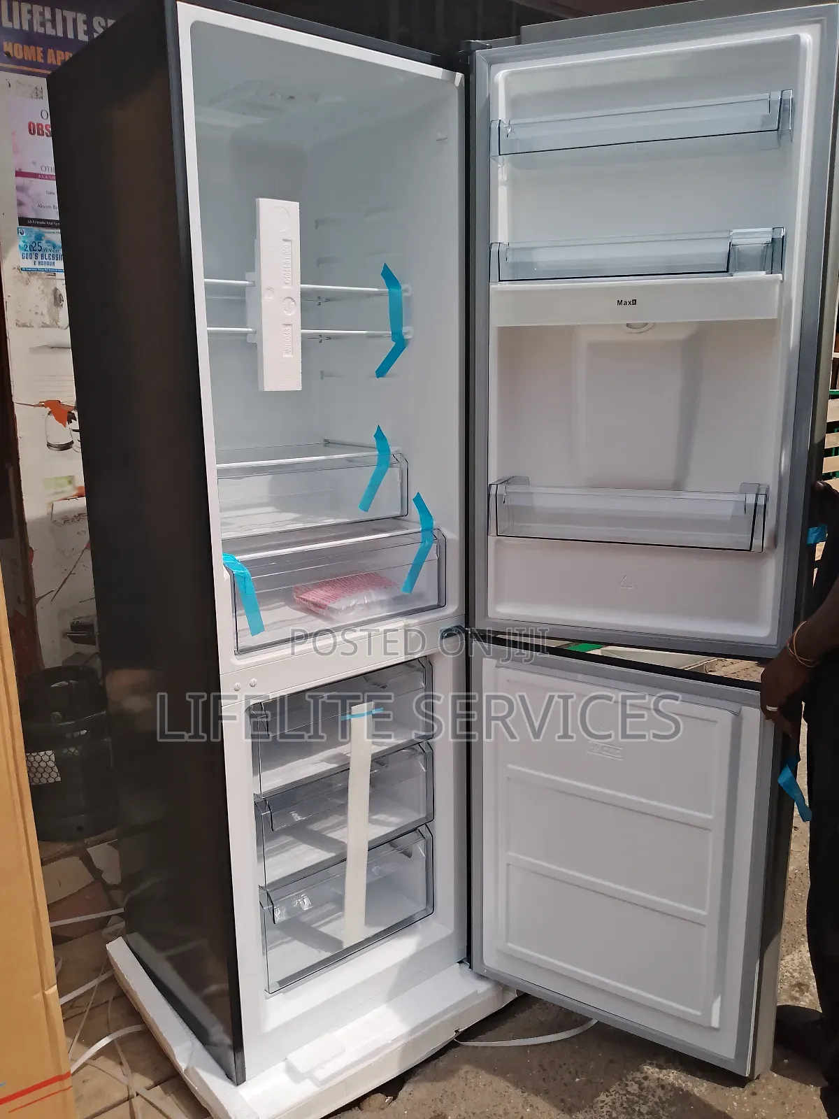 Blackish Refrigerator With Dispenser (Legacy 309)