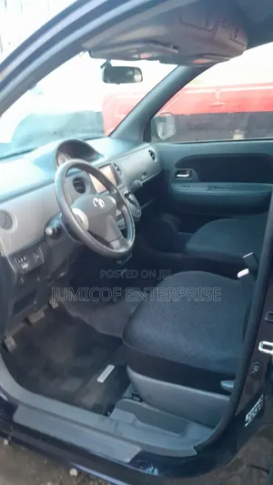 Toyota Sienta 1.5 FWD 2014 Purple
