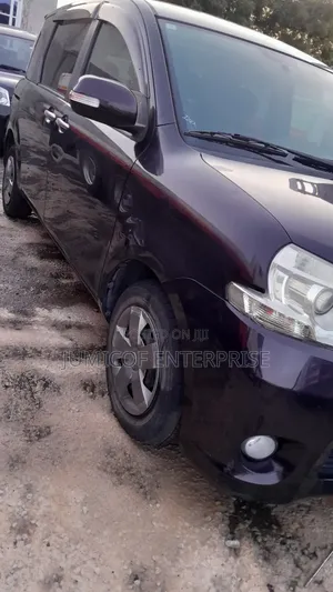 Toyota Sienta 1.5 FWD 2014 Purple