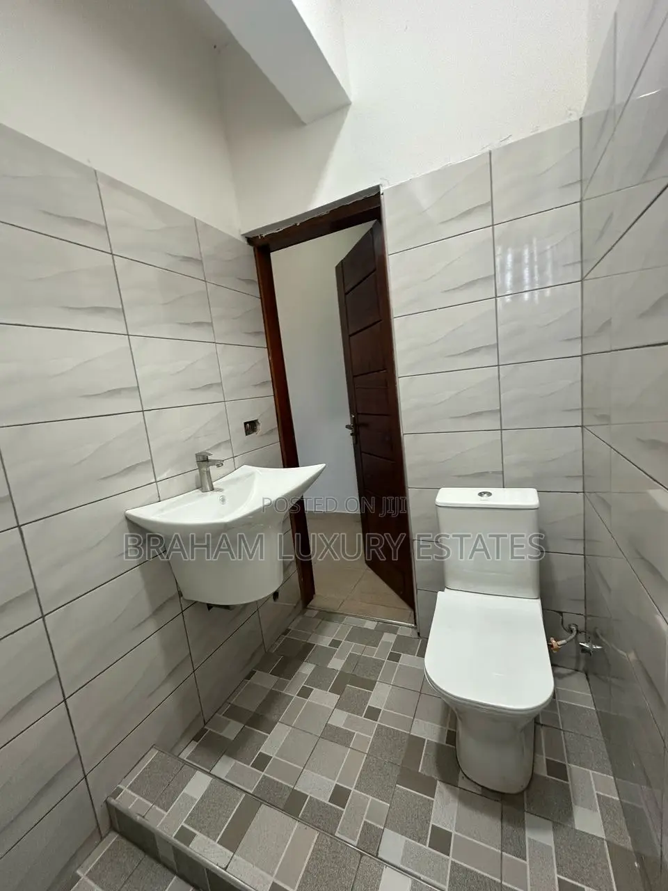 2bdrm Apartment in Braham Luxury, East Legon for rent