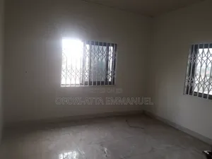 1bdrm Room & Parlour in Amasaman 3 Junction, Pokuase for rent