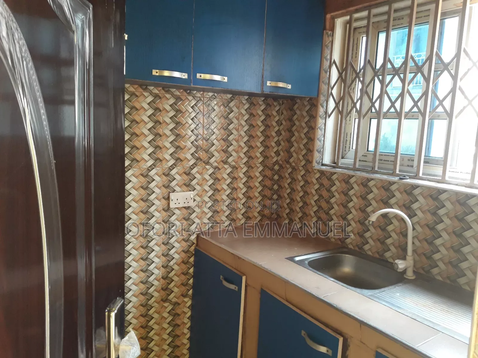 1bdrm Room & Parlour in Amasaman 3 Junction, Pokuase for rent