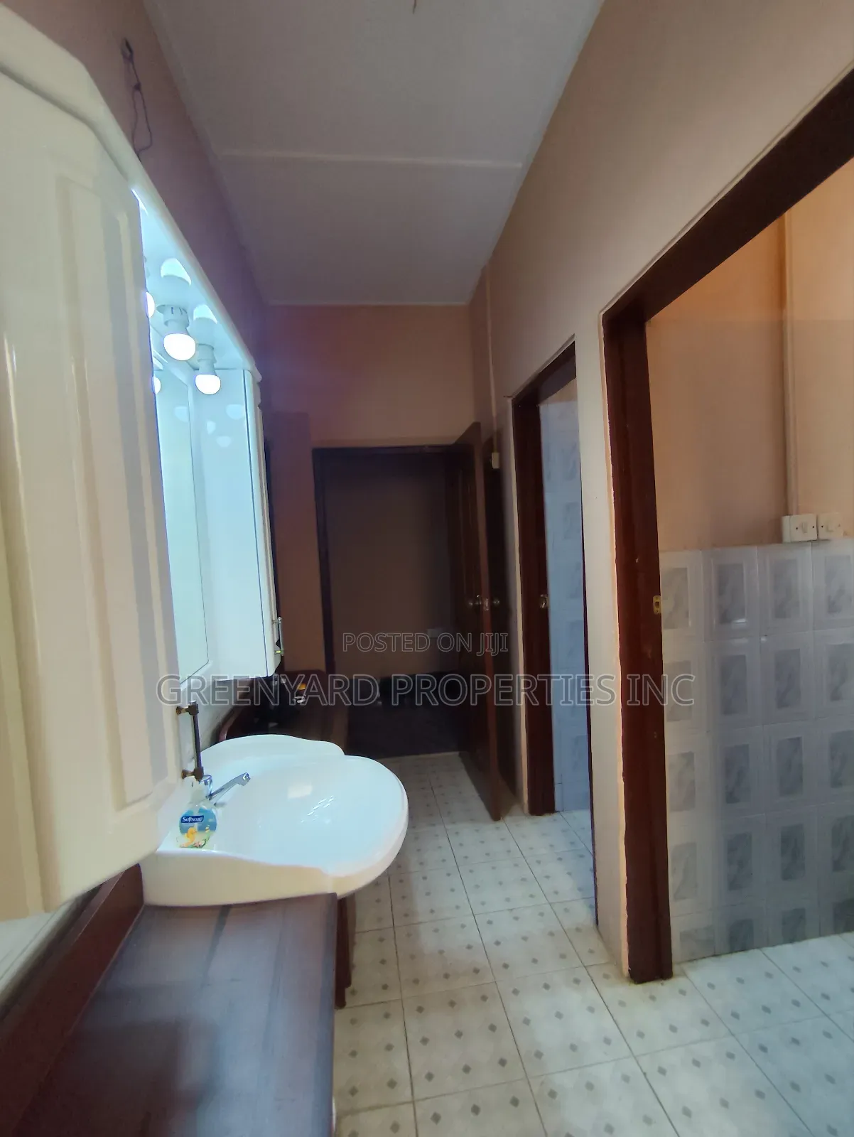 Furnished 8bdrm House in Ogbojo, East Legon for sale