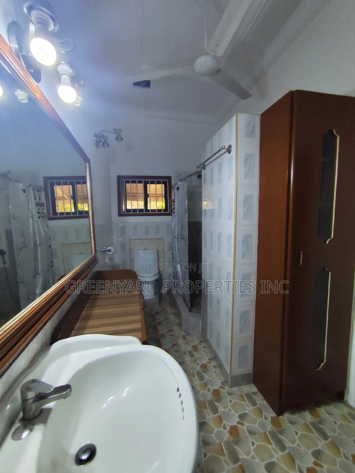 Furnished 8bdrm House in Ogbojo, East Legon for sale
