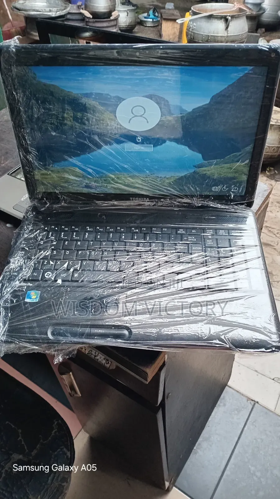 New Laptop Toshiba Satellite C850 4GB Intel Core I3 HDD 250GB