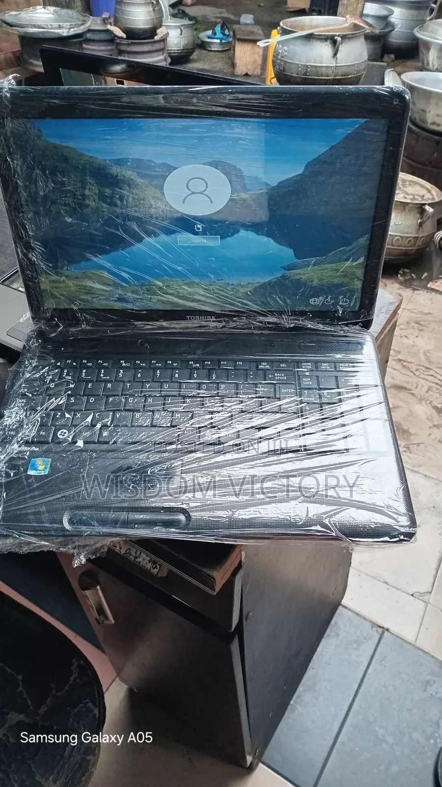 New Laptop Toshiba Satellite C850 4GB Intel Core I3 HDD 250GB