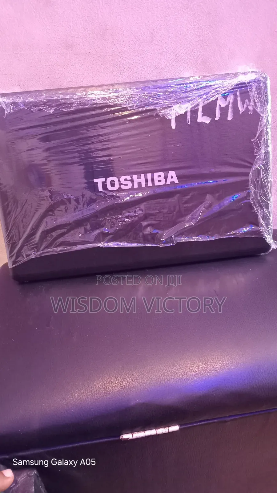 New Laptop Toshiba Satellite C850 4GB Intel Core I3 HDD 250GB