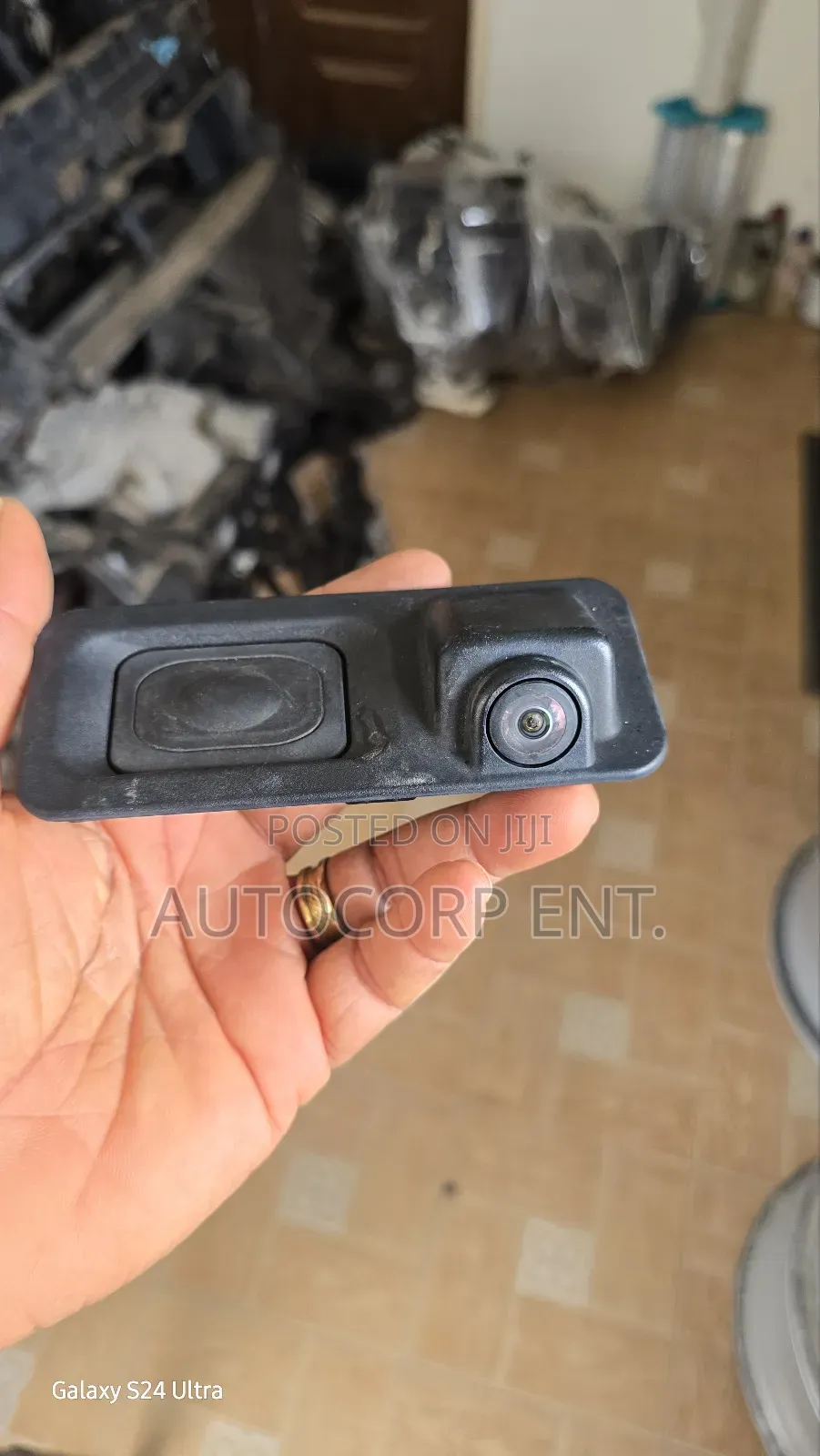 16-20 Jaguar Xe /Xf Camera /Trunk Lid Button