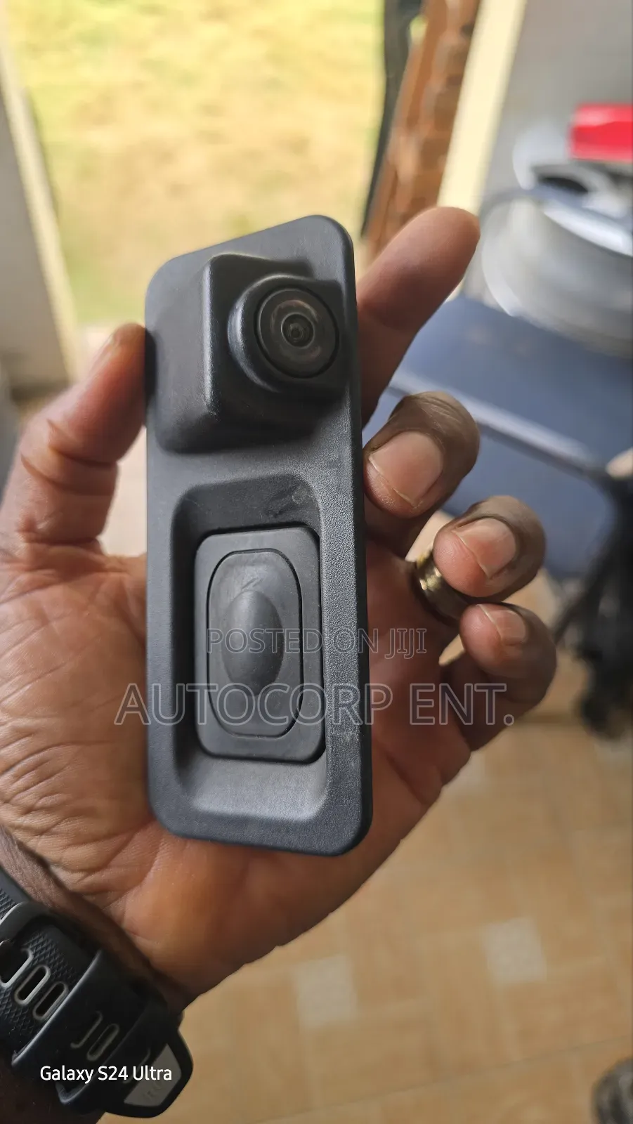 16-20 Jaguar Xe /Xf Camera /Trunk Lid Button