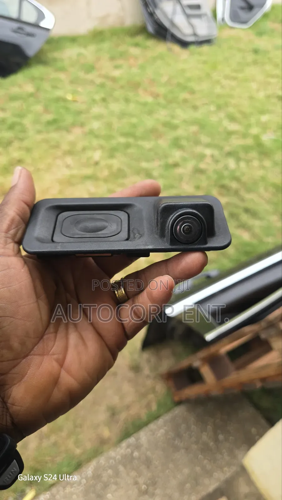 16-20 Jaguar Xe /Xf Camera /Trunk Lid Button