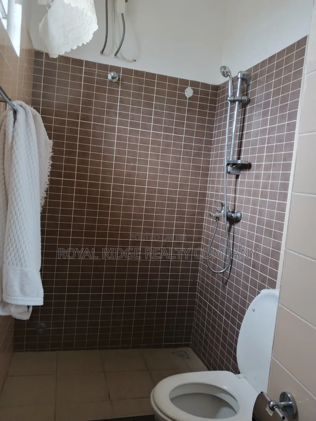 7bdrm Duplex in Spintex Community 20, Accra Metropolitan for rent