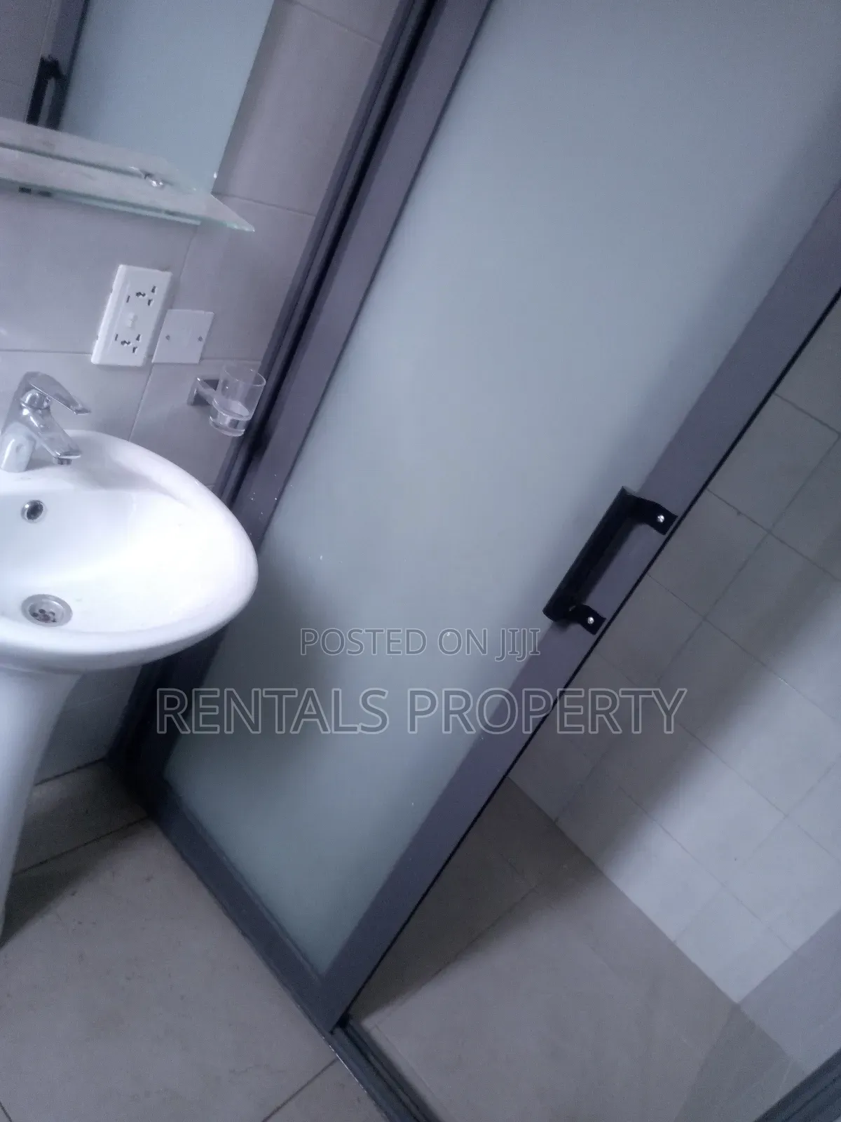 2bdrm Block of Flats in Oyarifa for rent