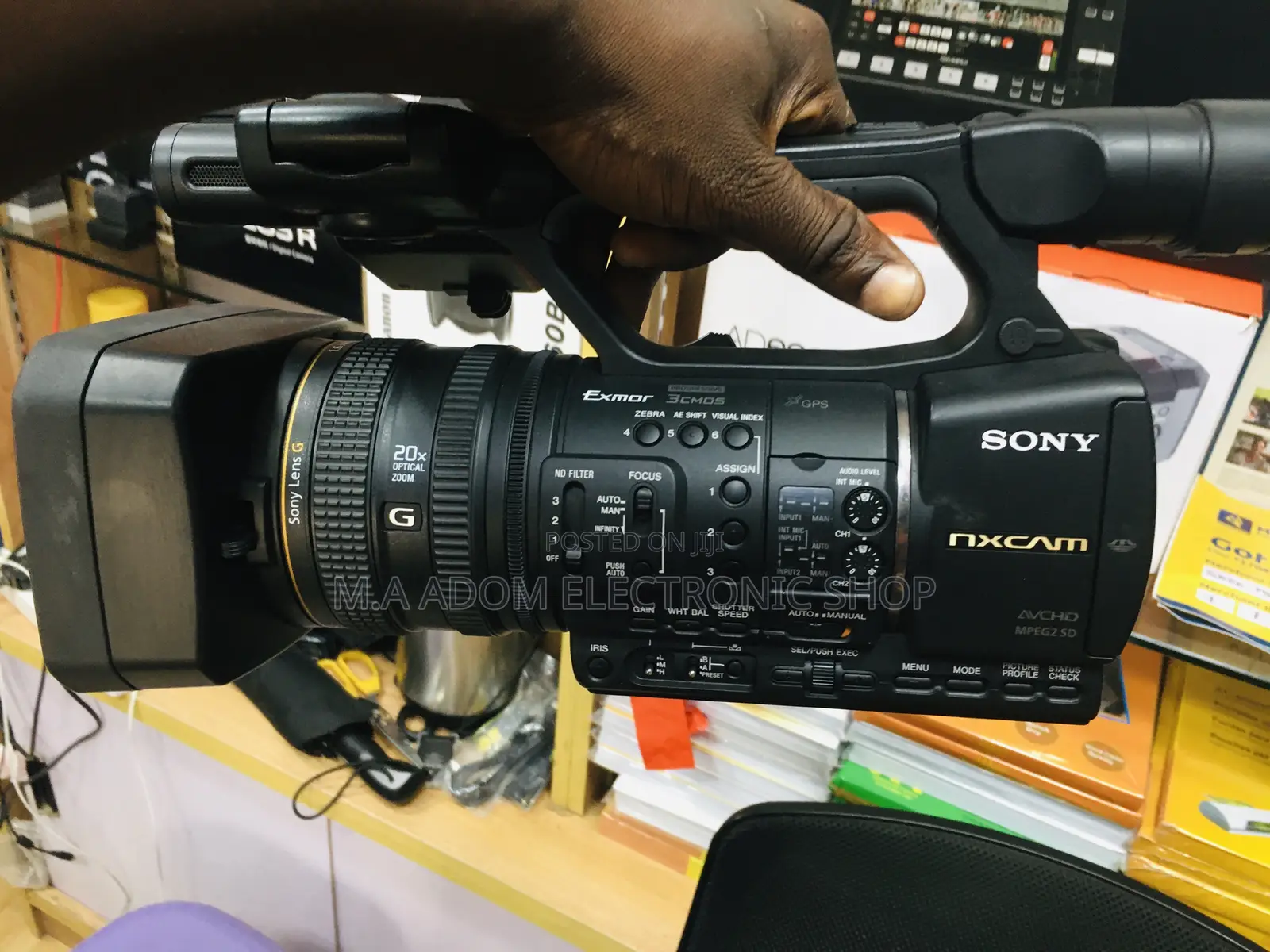 Sony Video Camera With Bag It Accessories
