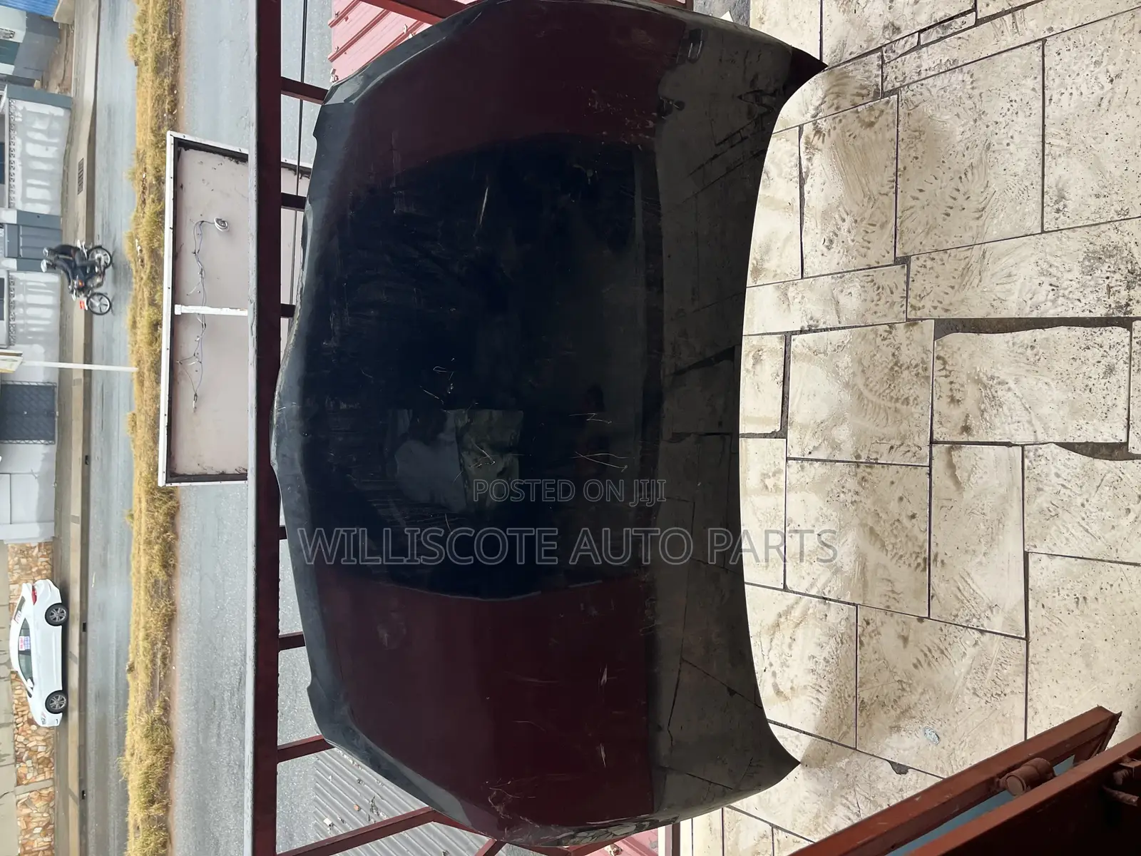Pontiac Vibe 09-12 Bonnet