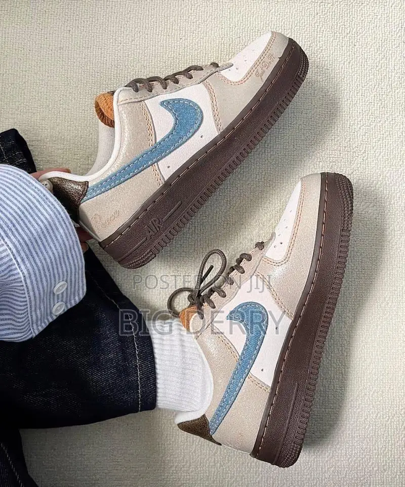 Nike Airforce 1 Low Love and Peace