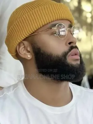 Photo - Fashion Plain Baenie Caps