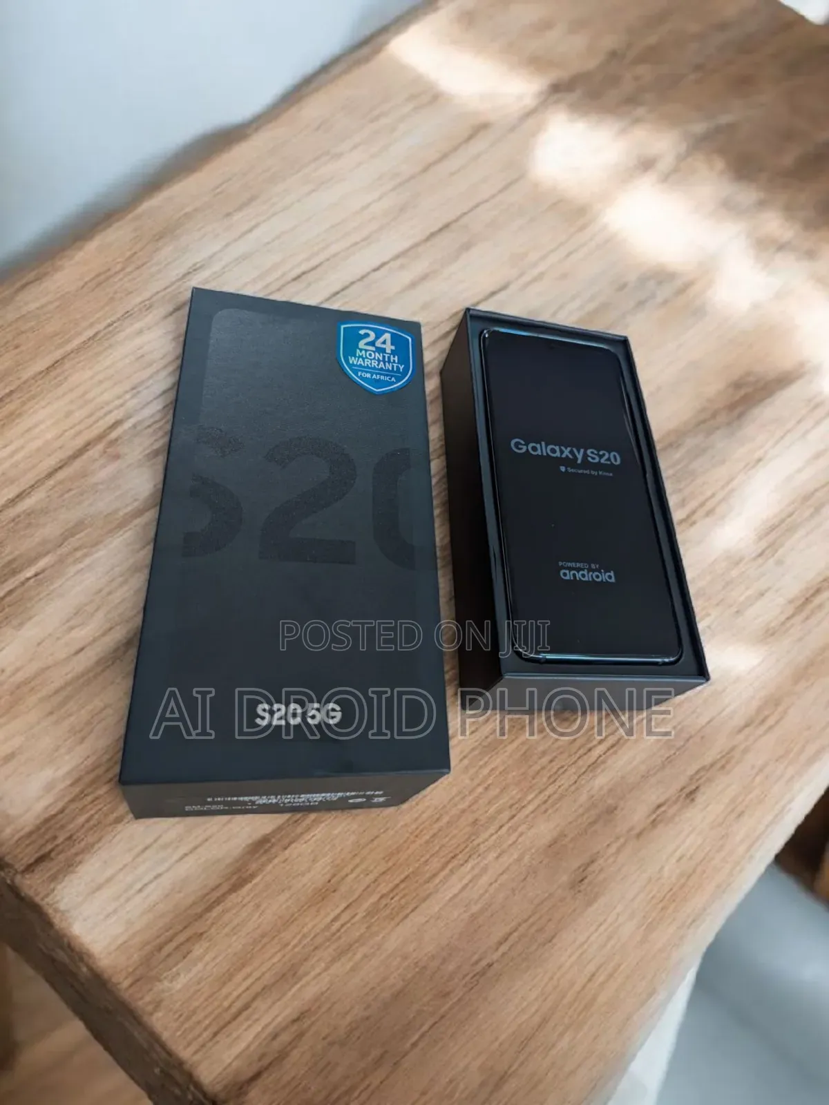 New Samsung Galaxy S20 128 GB Green