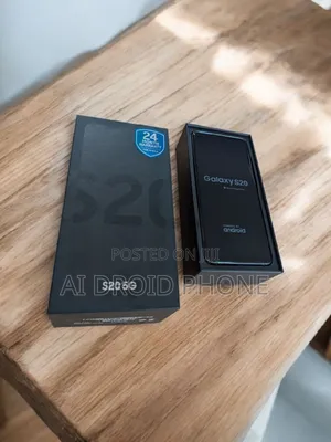 New Samsung Galaxy S20 128 GB Green