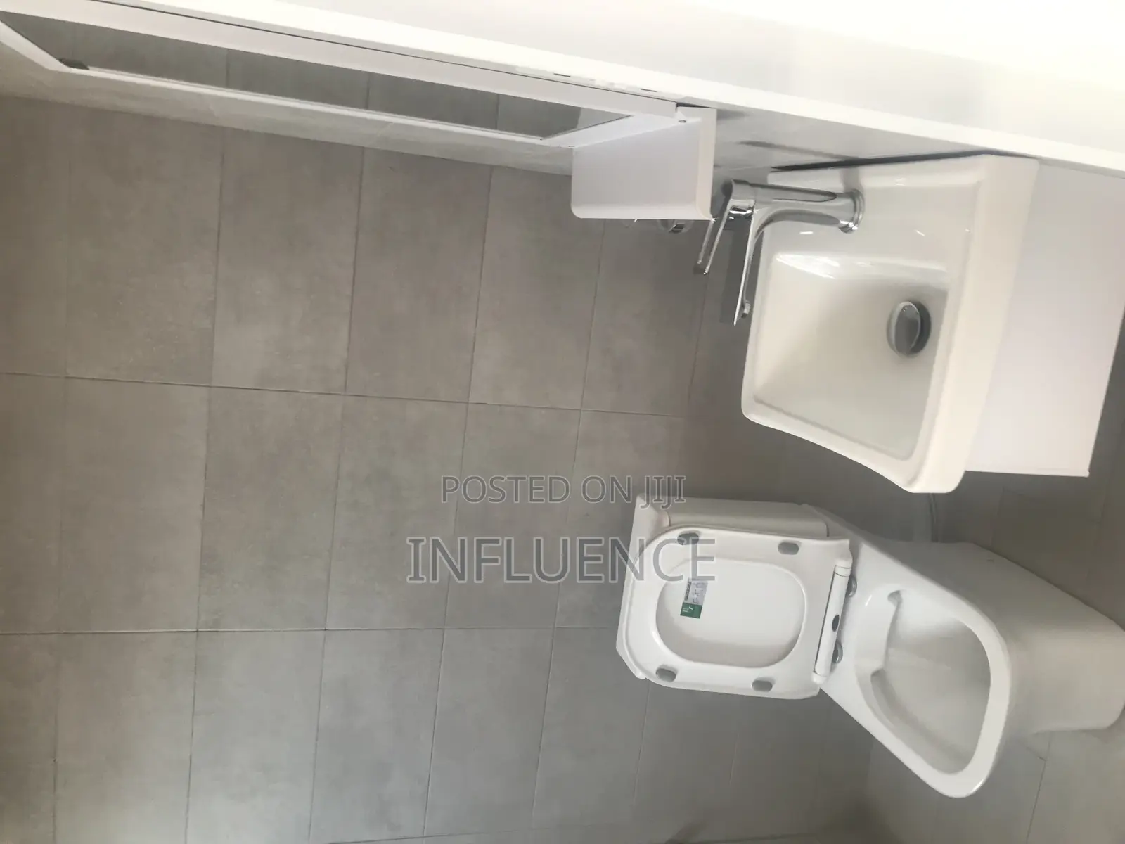 2bdrm Apartment in A & C Mall Area, East Legon for rent