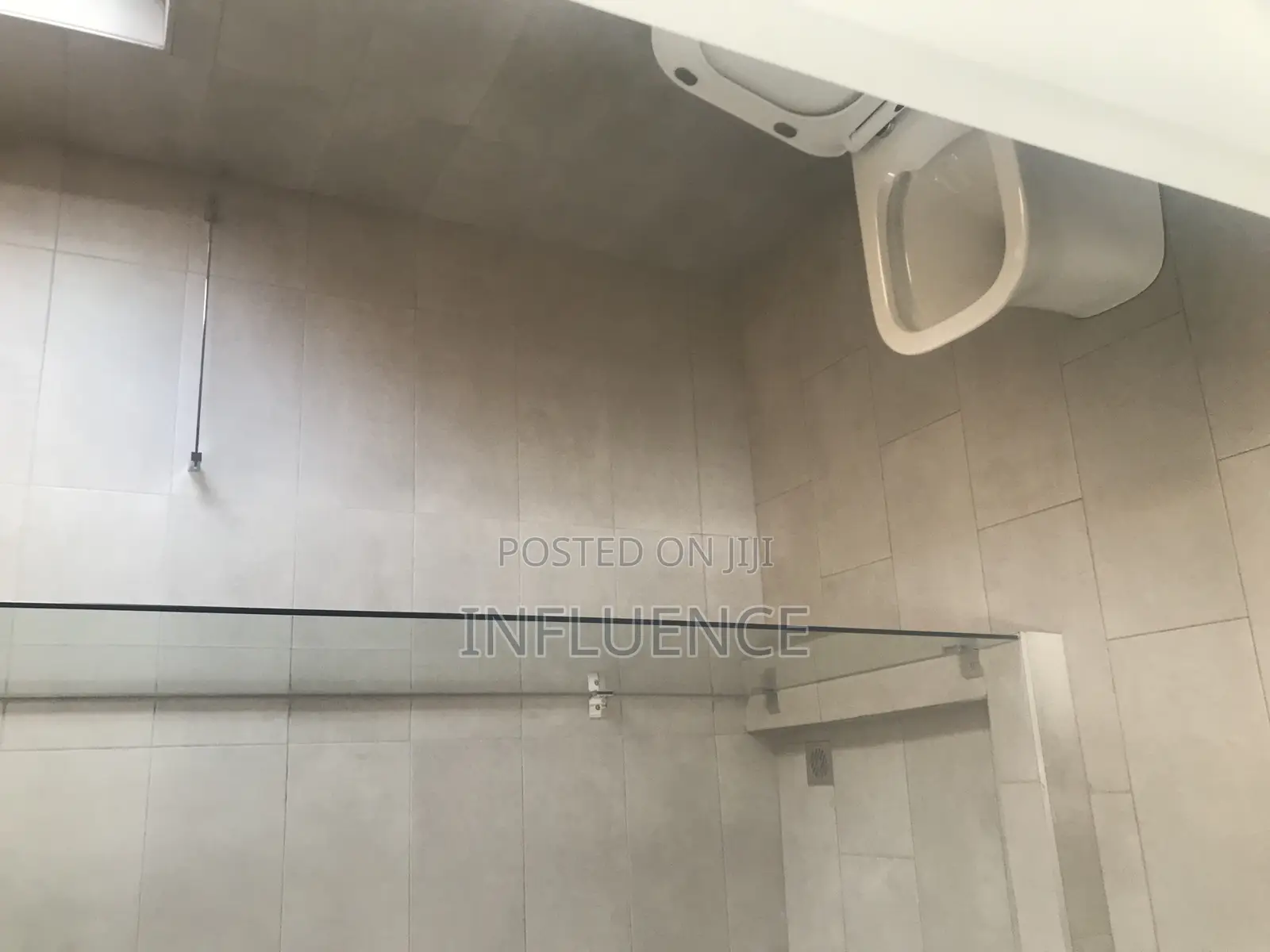 2bdrm Apartment in A & C Mall Area, East Legon for rent