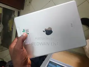 Apple iPad 9.7 64 GB Silver