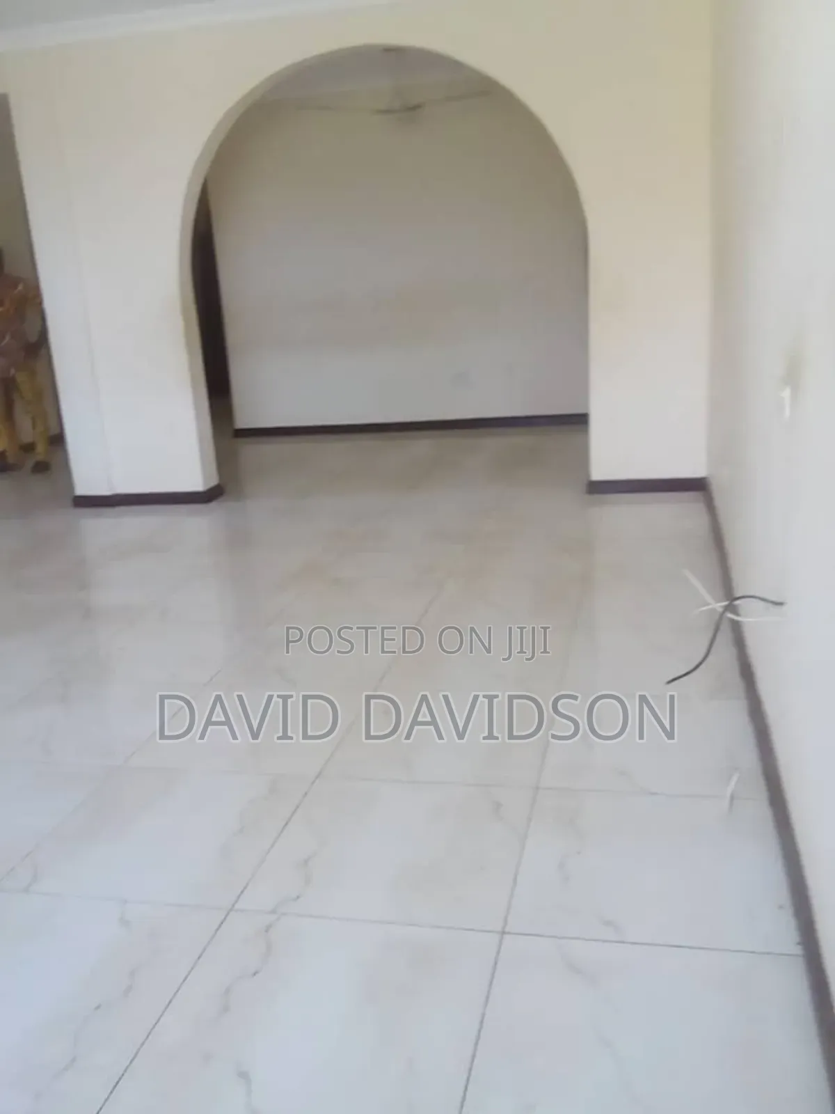 5bdrm Mansion in 5 Bedroom Self, Tema Metropolitan for rent