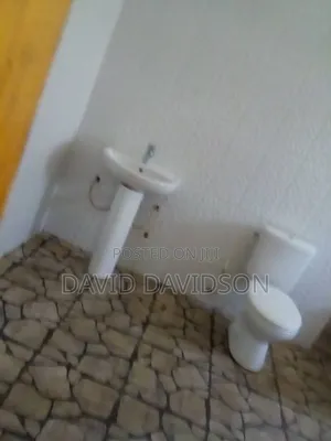 5bdrm Mansion in 5 Bedroom Self, Tema Metropolitan for rent