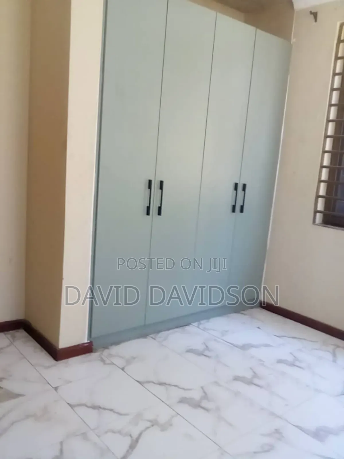 5bdrm Mansion in 5 Bedroom Self, Tema Metropolitan for rent