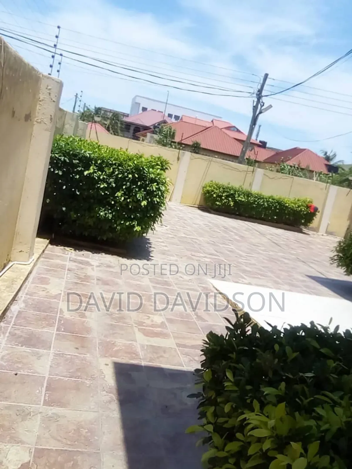 5bdrm Mansion in 5 Bedroom Self, Tema Metropolitan for rent
