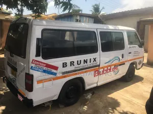 Nissan Caravan (Urvan) 1998 White