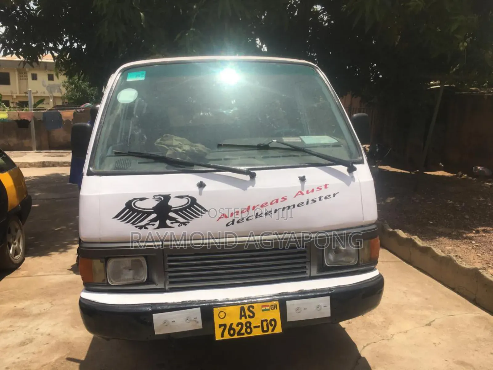 Nissan Caravan (Urvan) 1998 White