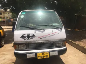 Nissan Caravan (Urvan) 1998 White