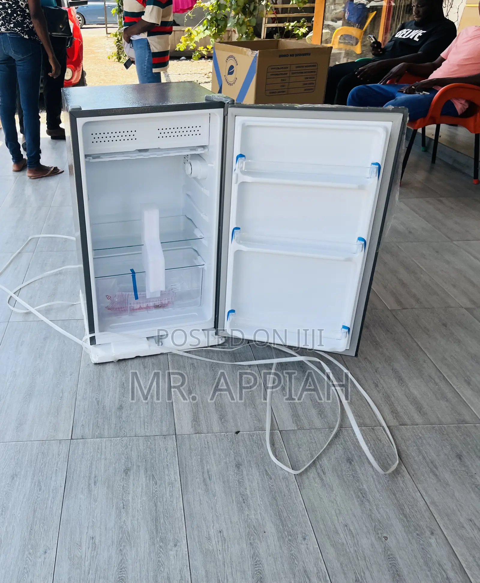 Fast Chilling Pearl Pf-1000-13m 1 Door Table Top Fridge.